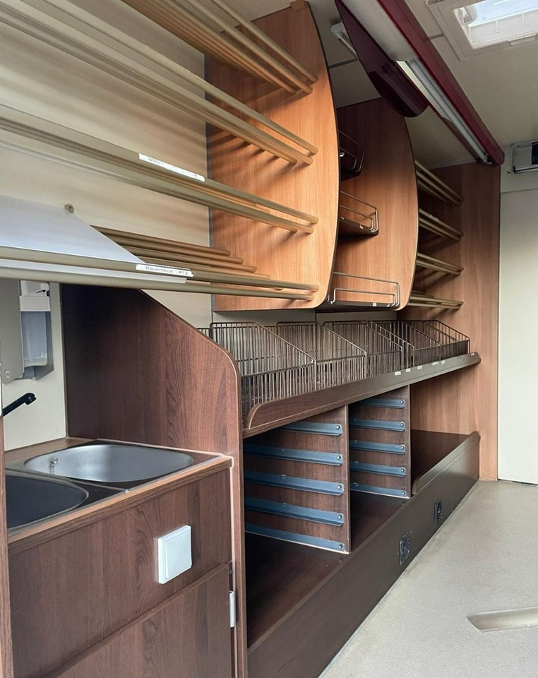 Renault Master Autosklep piecz Sklep Gastronomiczny Food Truck Foodtruck 117tkm Bor - Druga mašina: slika 3 Renault Master Autosklep piecz Sklep Gastronomiczny Food Truck Foodtruck 117tkm Bor - Druga mašina: slika 3