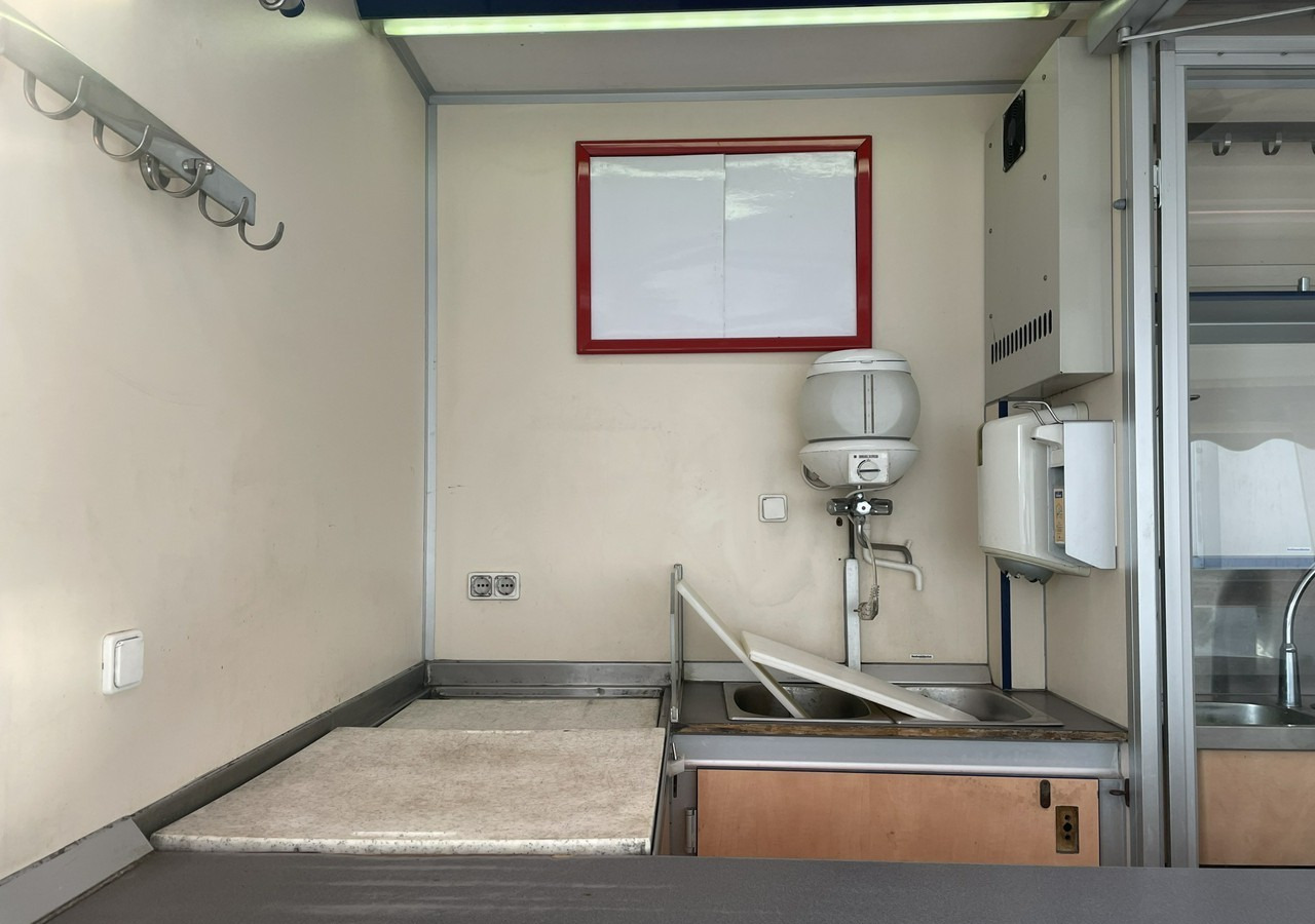 Fiat Ducato Autosklep wędlin Gastronomiczny food truck foodtruck sklep 2006 - Hrana kamion: slika 3 Fiat Ducato Autosklep wędlin Gastronomiczny food truck foodtruck sklep 2006 - Hrana kamion: slika 3