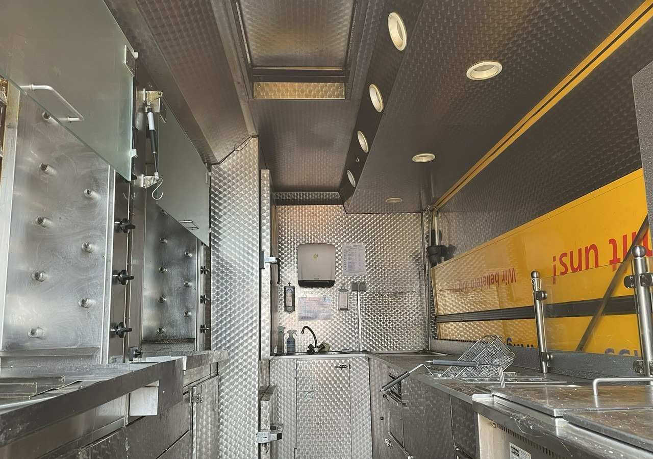 Fiat Ducato Ducato Autogrill Autosklep Foodtruck food truck Gastronomiczny 2018 - Hrana kamion: slika 2 Fiat Ducato Ducato Autogrill Autosklep Foodtruck food truck Gastronomiczny 2018 - Hrana kamion: slika 2