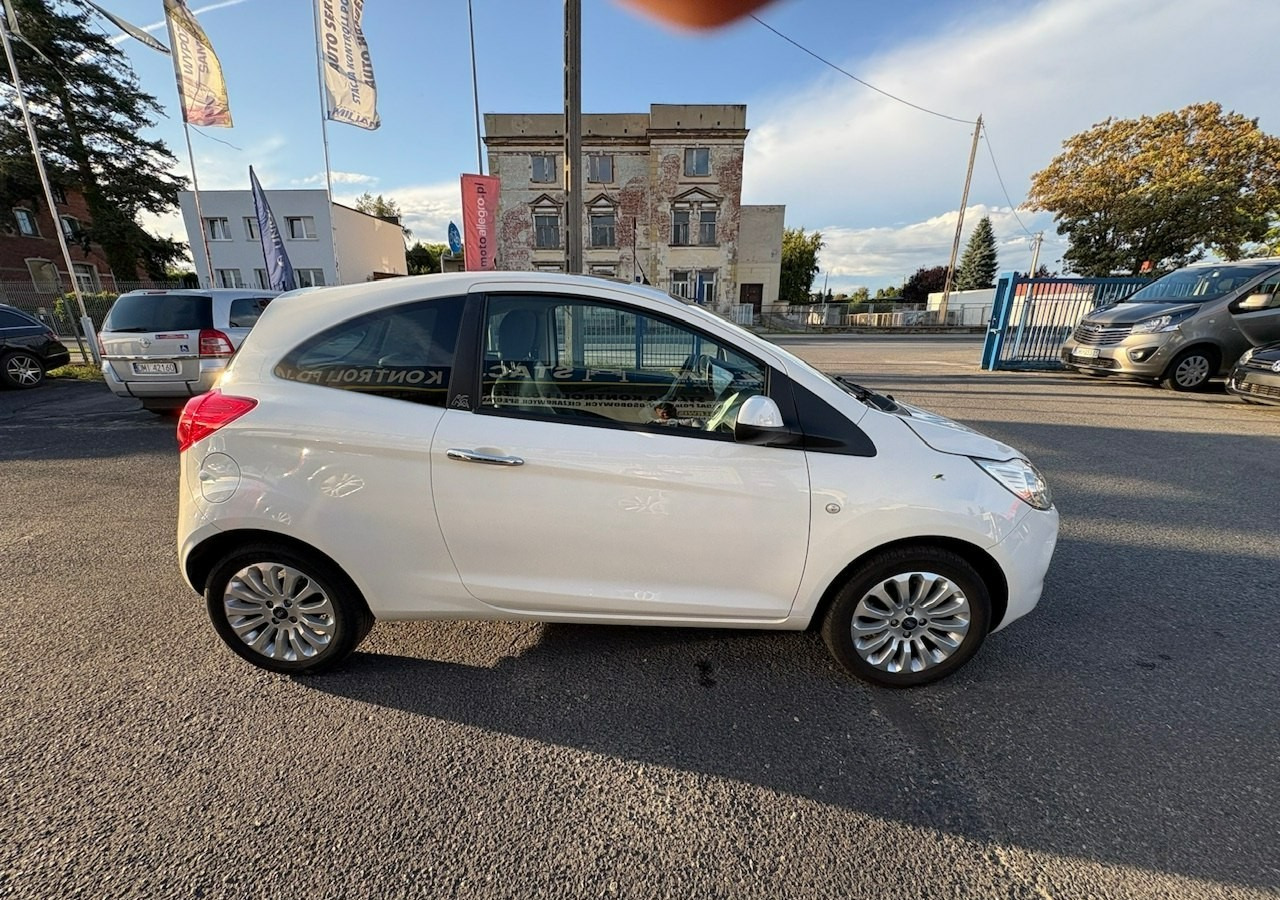 Ford KA II Ford KA 1.2 Champions Edition Klima Panorama 2012 - Hečbek: slika 5 Ford KA II Ford KA 1.2 Champions Edition Klima Panorama 2012 - Hečbek: slika 5