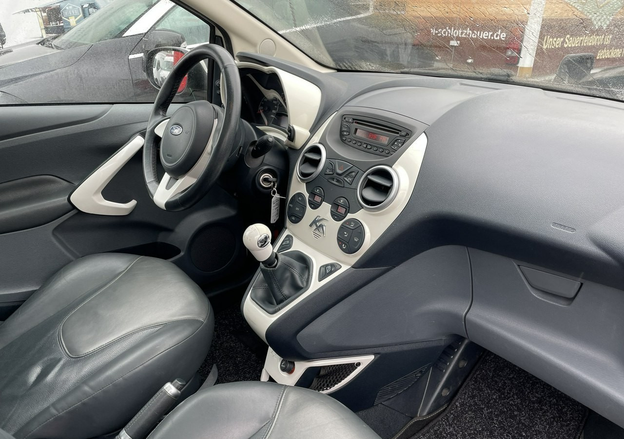 Ford KA II Ford KA 1.2 Champions Edition Klima Panorama 2012 - Hečbek: slika 5 Ford KA II Ford KA 1.2 Champions Edition Klima Panorama 2012 - Hečbek: slika 5