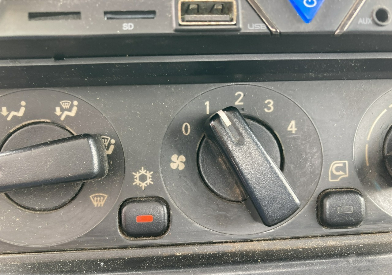 Kamion za utovaranje kontejnera Inna Inny PFAU Canter Fuso Bramowiec do wywozu kontenerów Klina 2009: slika 10