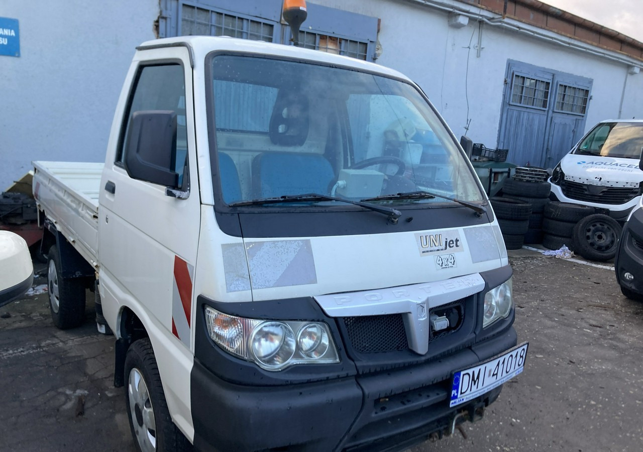 Inna Inny PFAU Piaggio Porter 4X4 Skrzynia odśnieżarka Pług 5655km 2012 - Dostavno vozilo sa otvorenom sandukom: slika 2 Inna Inny PFAU Piaggio Porter 4X4 Skrzynia odśnieżarka Pług 5655km 2012 - Dostavno vozilo sa otvorenom sandukom: slika 2