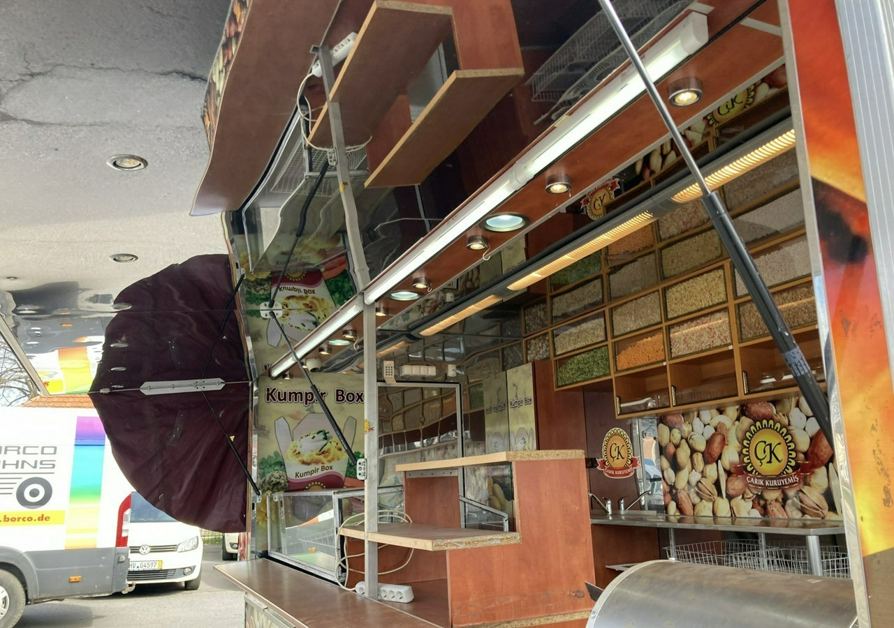Inna Inny Przyczepa Autosklep Gastronomiczny Foodtruck Food Truck Sklep 2012 - Prikolica za hrane: slika 3 Inna Inny Przyczepa Autosklep Gastronomiczny Foodtruck Food Truck Sklep 2012 - Prikolica za hrane: slika 3