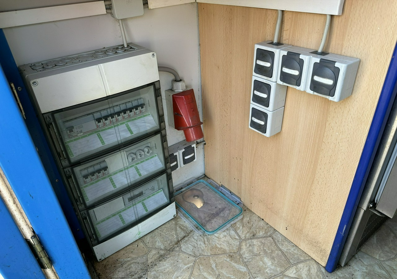 Inna Inny Smażalnia ryb Autosklep Gastronomiczna food truck foodtruck sklep 20 - Prikolica za hrane: slika 4 Inna Inny Smażalnia ryb Autosklep Gastronomiczna food truck foodtruck sklep 20 - Prikolica za hrane: slika 4