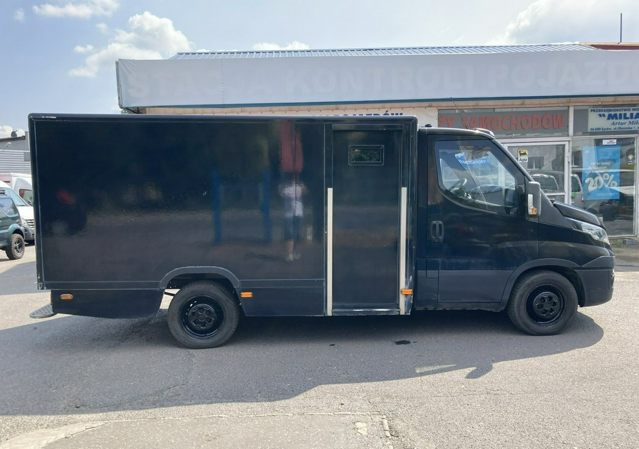 Iveco Daily Iveco 35-130 Bankowóz Kuloodporny Opanceżony pancerny 2015 - Kolekcionarsko vozilo: slika 2 Iveco Daily Iveco 35-130 Bankowóz Kuloodporny Opanceżony pancerny 2015 - Kolekcionarsko vozilo: slika 2