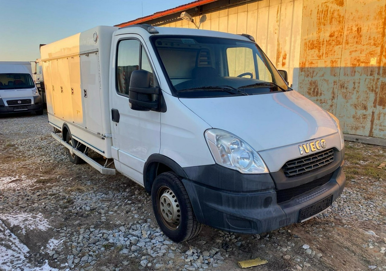 Iveco Inny Iveco Iveco Daily 35-13 chłodnia 10 komorowa Mrożnia do -40C Model 2014 - Dostavno vozilo hladnjača: slika 1 Iveco Inny Iveco Iveco Daily 35-13 chłodnia 10 komorowa Mrożnia do -40C Model 2014 - Dostavno vozilo hladnjača: slika 1
