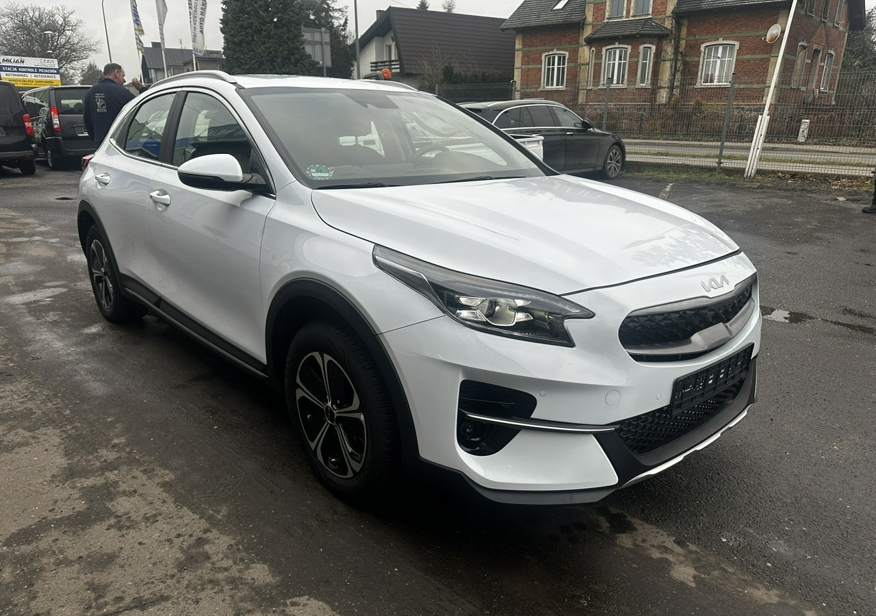 Kia Xceed 1.6 GDI Hybryda Plug-in 50 km na prądzie 2022 - Hečbek: slika 1 Kia Xceed 1.6 GDI Hybryda Plug-in 50 km na prądzie 2022 - Hečbek: slika 1