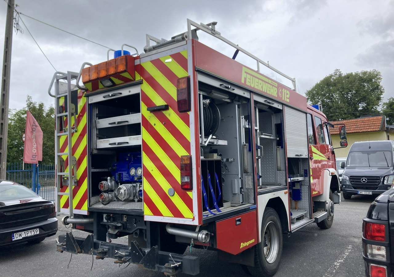MAN MAN 15,250 Straż pożarna gaśnicza 9-oso 4X4 Wóz strażacki 2003 MAN 15,250 Straż pożarna gaśnicza 9-osobowa 4X4 Wóz strażacki 2003 - Vatrogasni kamion: slika 3 MAN MAN 15,250 Straż pożarna gaśnicza 9-oso 4X4 Wóz strażacki 2003 MAN 15,250 Straż pożarna gaśnicza 9-osobowa 4X4 Wóz strażacki 2003 - Vatrogasni kamion: slika 3