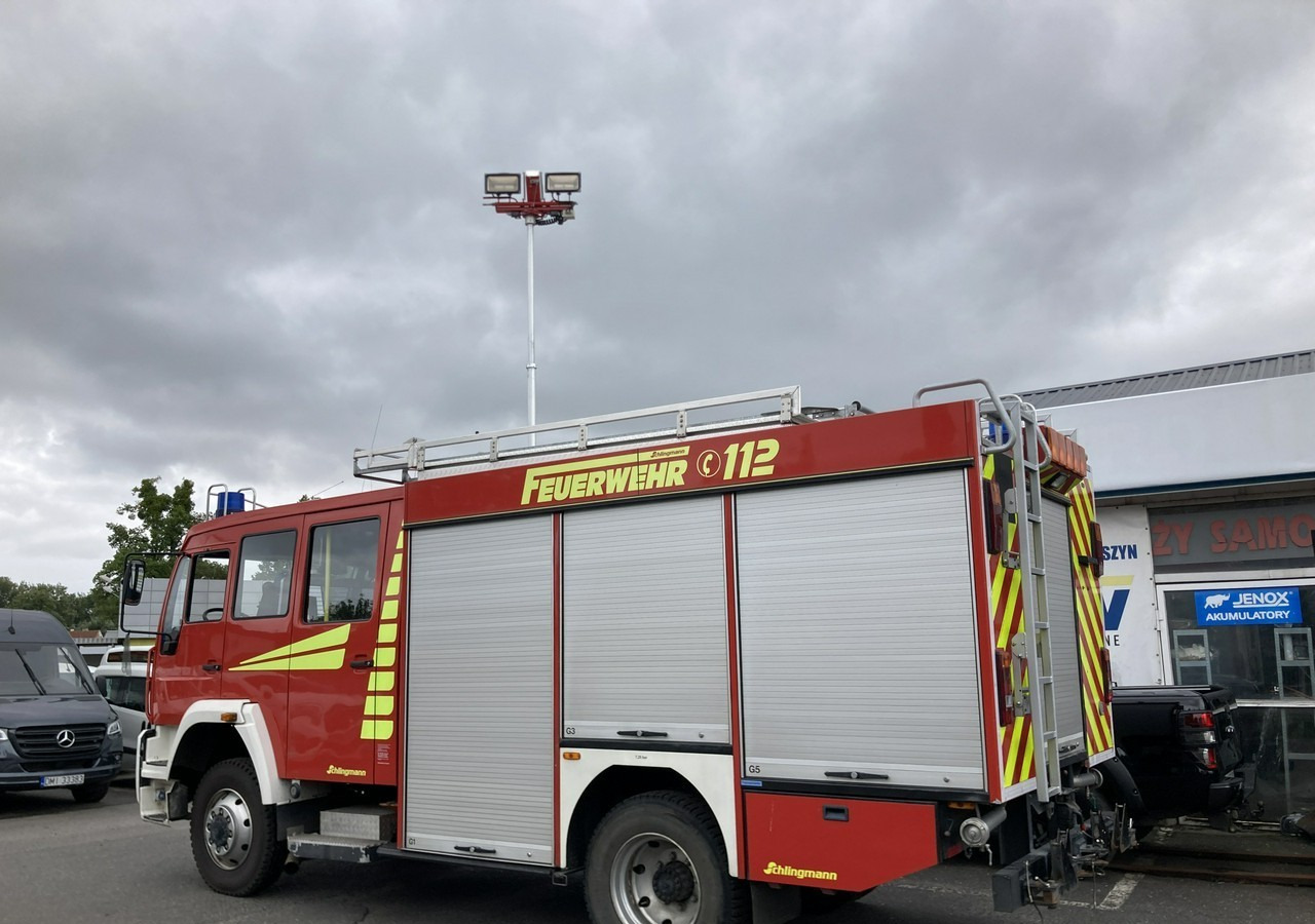 MAN MAN 15,250 Straż pożarna gaśnicza 9-oso 4X4 Wóz strażacki 2003 MAN 15,250 Straż pożarna gaśnicza 9-osobowa 4X4 Wóz strażacki 2003 - Vatrogasni kamion: slika 5 MAN MAN 15,250 Straż pożarna gaśnicza 9-oso 4X4 Wóz strażacki 2003 MAN 15,250 Straż pożarna gaśnicza 9-osobowa 4X4 Wóz strażacki 2003 - Vatrogasni kamion: slika 5