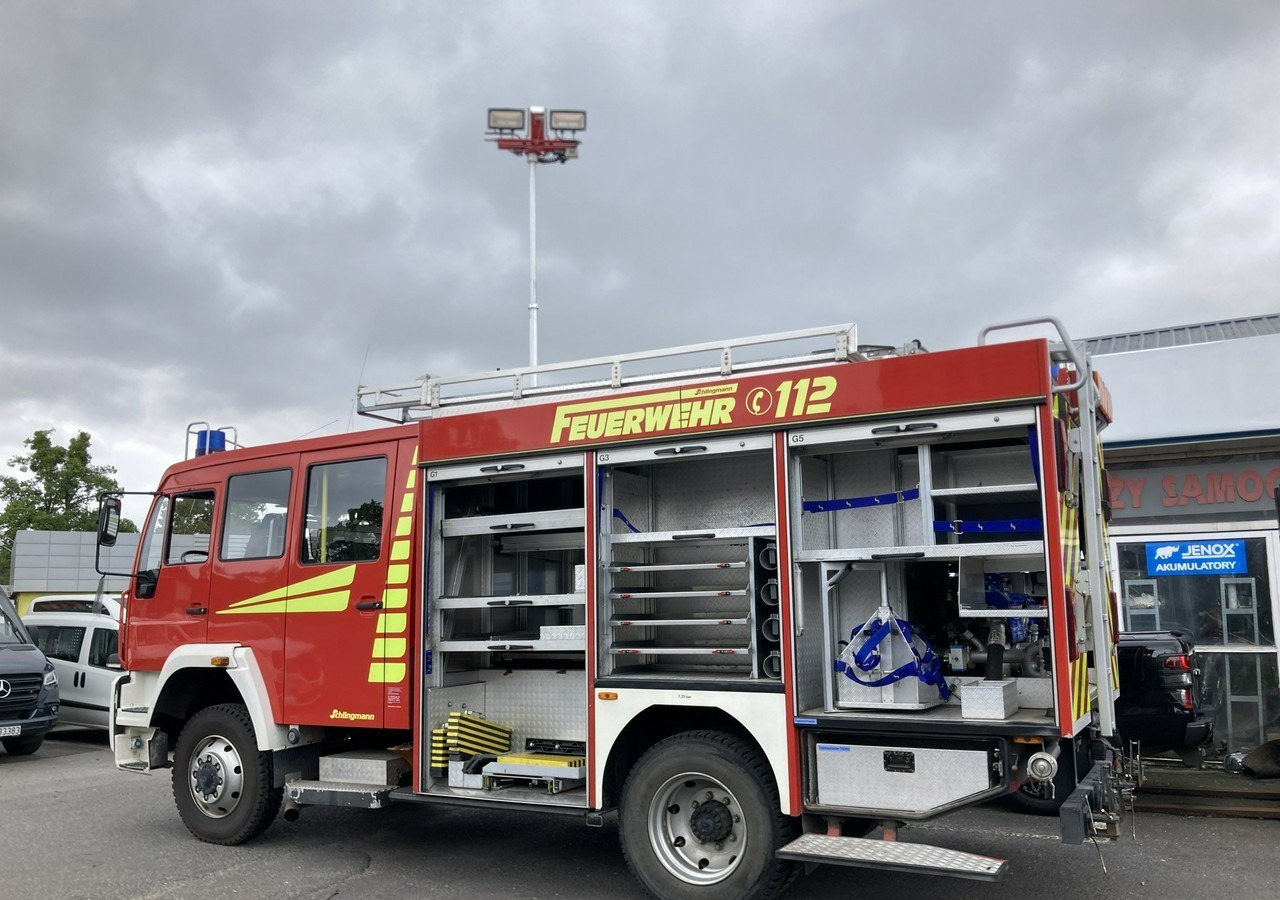 MAN MAN 15,250 Straż pożarna gaśnicza 9-oso 4X4 Wóz strażacki 2003 MAN 15,250 Straż pożarna gaśnicza 9-osobowa 4X4 Wóz strażacki 2003 - Vatrogasni kamion: slika 2 MAN MAN 15,250 Straż pożarna gaśnicza 9-oso 4X4 Wóz strażacki 2003 MAN 15,250 Straż pożarna gaśnicza 9-osobowa 4X4 Wóz strażacki 2003 - Vatrogasni kamion: slika 2