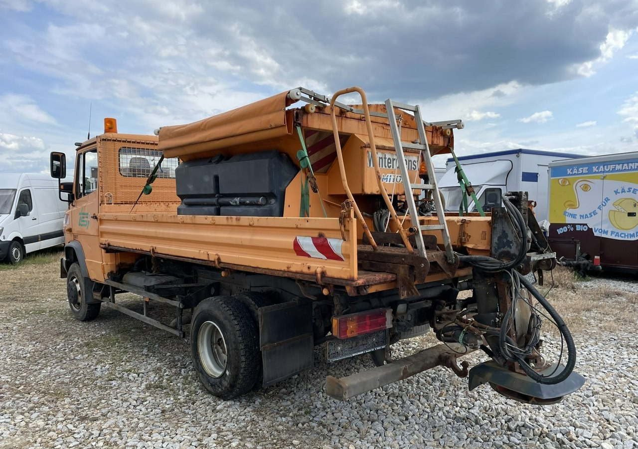 Mercedes-Benz Inny Mercedes-Benz Mercedes Vario 815 Wywrotka 4X4 2004 - Vozilo za čišćenje snega: slika 5 Mercedes-Benz Inny Mercedes-Benz Mercedes Vario 815 Wywrotka 4X4 2004 - Vozilo za čišćenje snega: slika 5