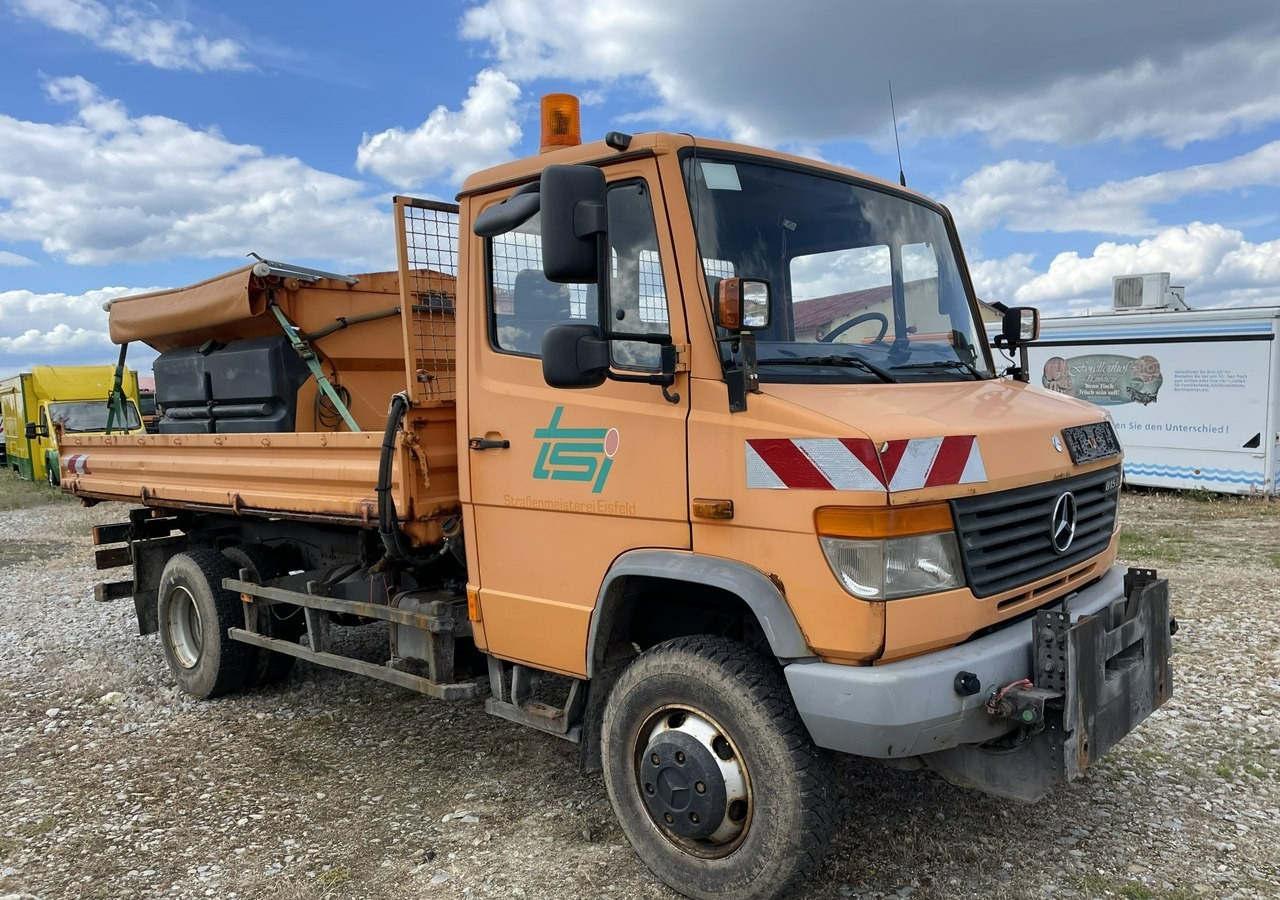 Mercedes-Benz Inny Mercedes-Benz Mercedes Vario 815 Wywrotka 4X4 2004 - Vozilo za čišćenje snega: slika 2 Mercedes-Benz Inny Mercedes-Benz Mercedes Vario 815 Wywrotka 4X4 2004 - Vozilo za čišćenje snega: slika 2