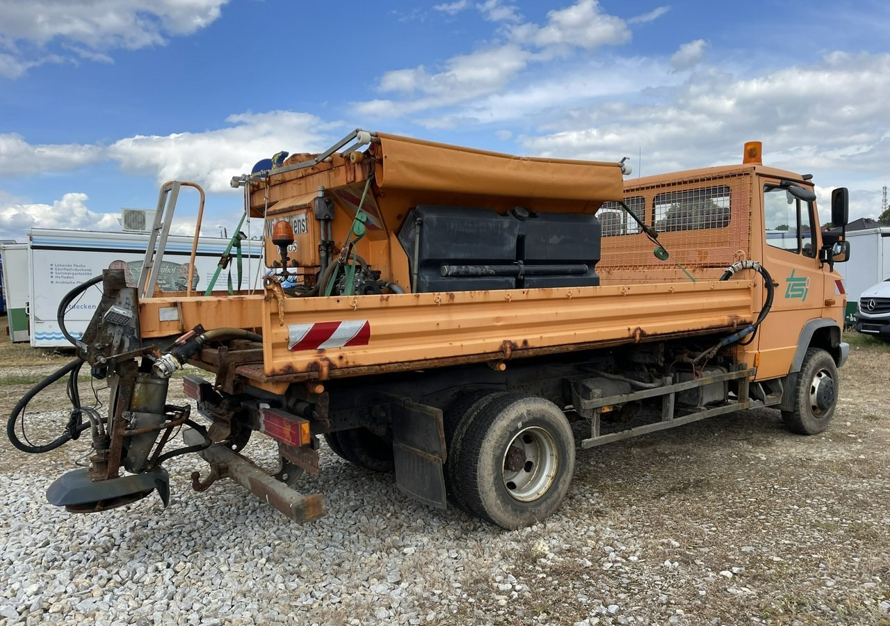 Mercedes-Benz Inny Mercedes-Benz Mercedes Vario 815 Wywrotka 4X4 2004 - Vozilo za čišćenje snega: slika 3 Mercedes-Benz Inny Mercedes-Benz Mercedes Vario 815 Wywrotka 4X4 2004 - Vozilo za čišćenje snega: slika 3