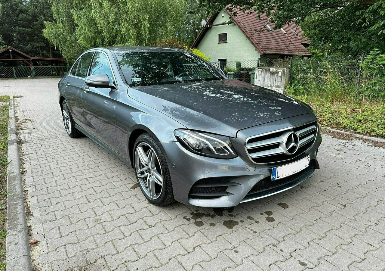 Mercedes-Benz Klasa E W213 E220d 2.0 194KM AMG-Pakiet MultibeamLed*Skóra*Navi*Kamera360* Salon - Automobil: slika 1 Mercedes-Benz Klasa E W213 E220d 2.0 194KM AMG-Pakiet MultibeamLed*Skóra*Navi*Kamera360* Salon - Automobil: slika 1