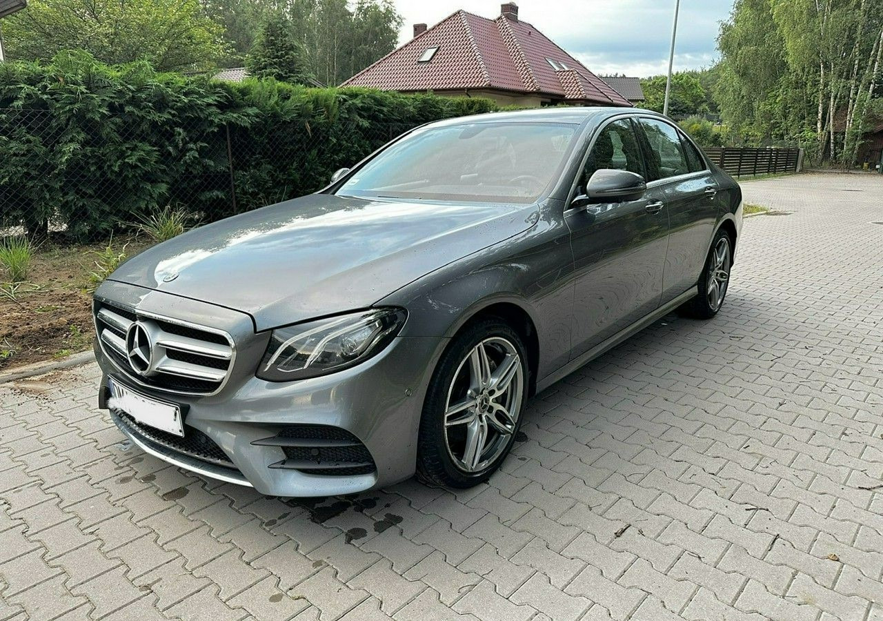 Mercedes-Benz Klasa E W213 E220d 2.0 194KM AMG-Pakiet MultibeamLed*Skóra*Navi*Kamera360* Salon - Automobil: slika 5 Mercedes-Benz Klasa E W213 E220d 2.0 194KM AMG-Pakiet MultibeamLed*Skóra*Navi*Kamera360* Salon - Automobil: slika 5