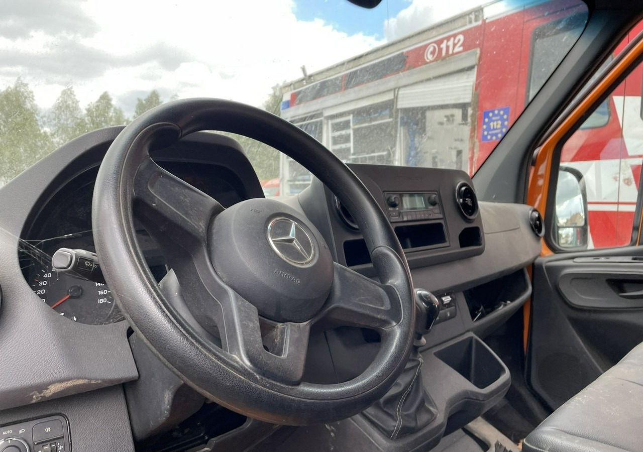 Mercedes-Benz Sprinter Sprinter 314 Dokka Brygadówka 7-oso doka Klim skrzynia rama Model 20 - Dostavno vozilo sa otvorenom sandukom, Dostavno vozilo sa duplom kabinom: slika 5 Mercedes-Benz Sprinter Sprinter 314 Dokka Brygadówka 7-oso doka Klim skrzynia rama Model 20 - Dostavno vozilo sa otvorenom sandukom, Dostavno vozilo sa duplom kabinom: slika 5