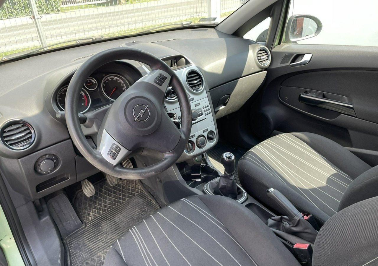 Opel Corsa D Opel Corsa 1,2-16V Klima Salon PL Bagażnik na Rowery Model 2010 - Hečbek: slika 4 Opel Corsa D Opel Corsa 1,2-16V Klima Salon PL Bagażnik na Rowery Model 2010 - Hečbek: slika 4