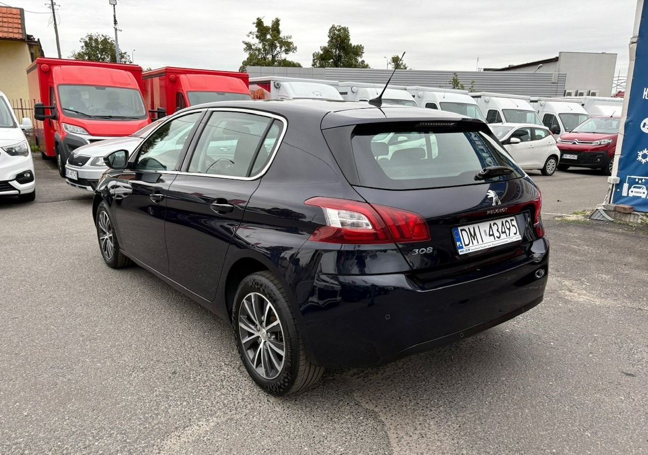 Peugeot 308 II Peugeot 308 HB 1.6HDI 85tkm FullLed Navi Klima 2016 - Hečbek: slika 5 Peugeot 308 II Peugeot 308 HB 1.6HDI 85tkm FullLed Navi Klima 2016 - Hečbek: slika 5