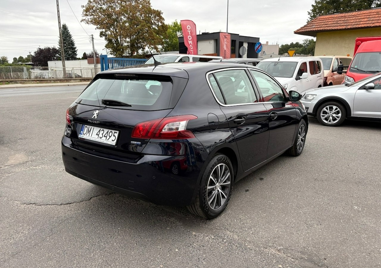 Peugeot 308 II Peugeot 308 HB 1.6HDI 85tkm FullLed Navi Klima 2016 - Hečbek: slika 4 Peugeot 308 II Peugeot 308 HB 1.6HDI 85tkm FullLed Navi Klima 2016 - Hečbek: slika 4
