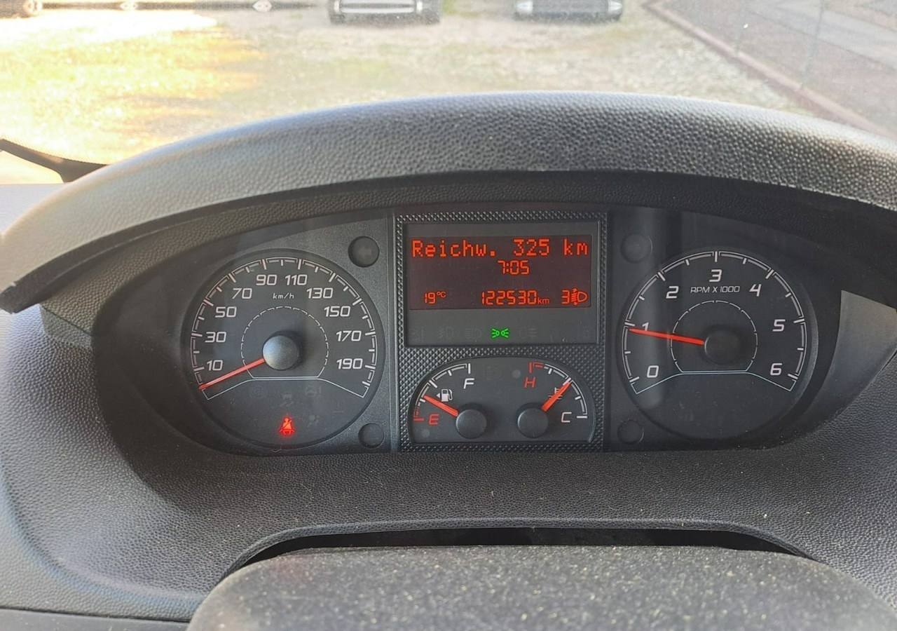 Peugeot Boxer Peugeot Boxer 2.0-130KM klima dokka Brygadówka doka 122tkm 2017 - Dostavno vozilo sa otvorenom sandukom: slika 5 Peugeot Boxer Peugeot Boxer 2.0-130KM klima dokka Brygadówka doka 122tkm 2017 - Dostavno vozilo sa otvorenom sandukom: slika 5