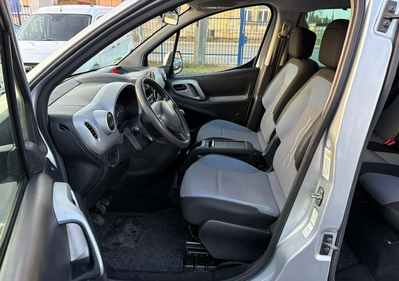 Karavan Peugeot Partner II Partner Tepee 1.6 HDI 120KM Family Klimatronik 2xDrzwi 2016: slika 16