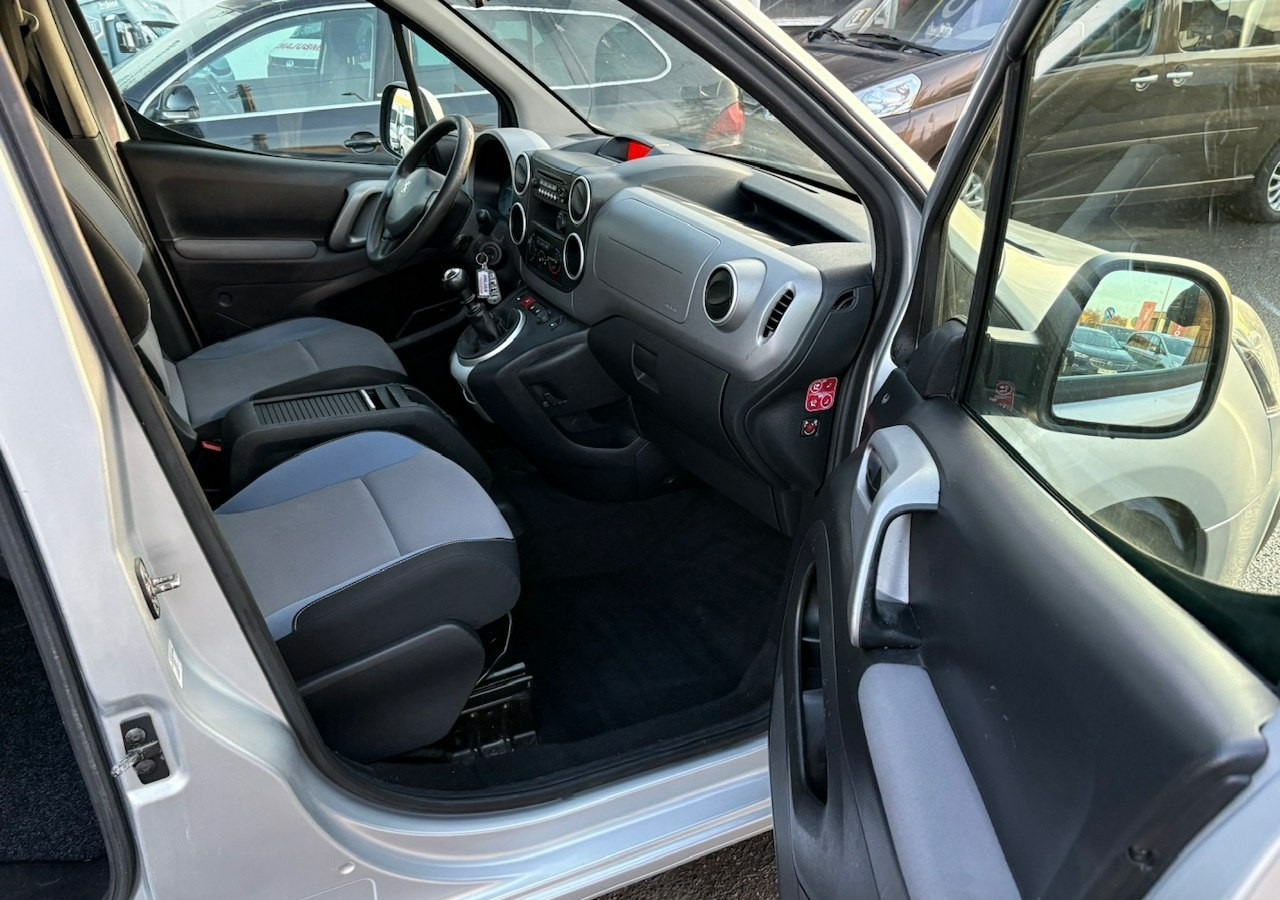 Karavan Peugeot Partner II Partner Tepee 1.6 HDI 120KM Family Klimatronik 2xDrzwi 2016: slika 12