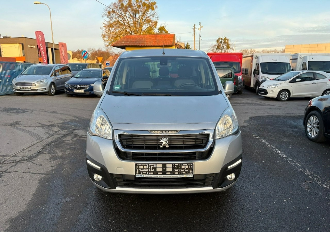 Karavan Peugeot Partner II Partner Tepee 1.6 HDI 120KM Family Klimatronik 2xDrzwi 2016: slika 8