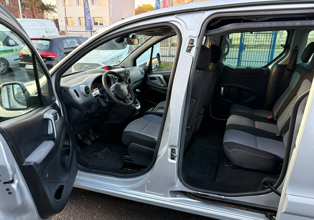 Karavan Peugeot Partner II Partner Tepee 1.6 HDI 120KM Family Klimatronik 2xDrzwi 2016: slika 15