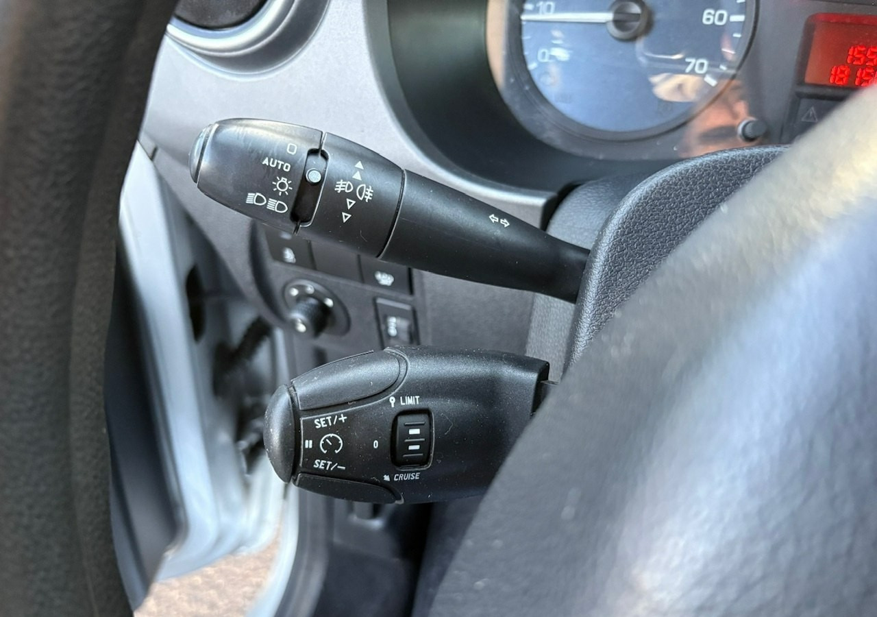 Karavan Peugeot Partner II Partner Tepee 1.6 HDI 120KM Family Klimatronik 2xDrzwi 2016: slika 20