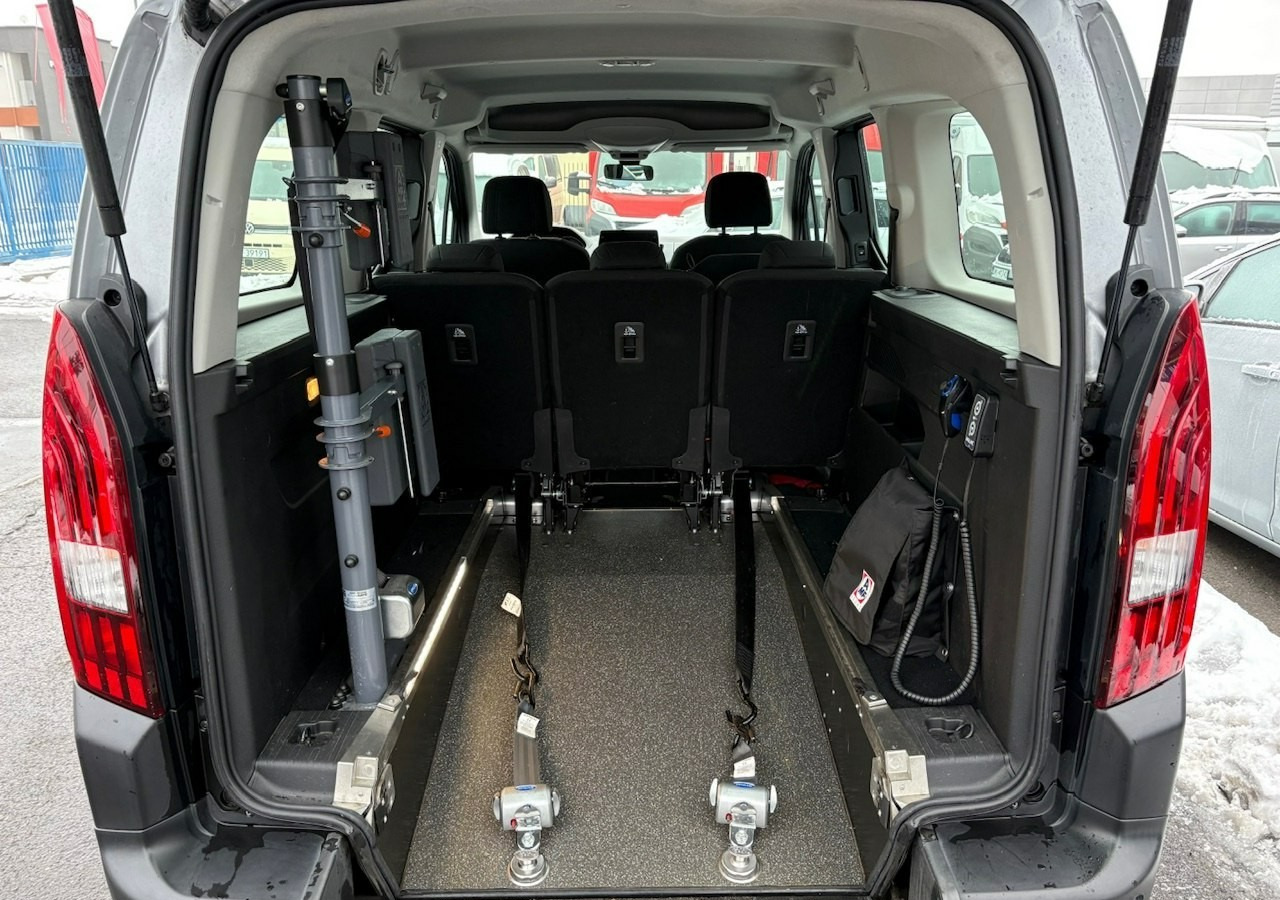 Peugeot Rifter Rifter Long 1,5HDI Automat dla Niepełnosprawnych Inwalida Rampa PFRO - Karavan: slika 5 Peugeot Rifter Rifter Long 1,5HDI Automat dla Niepełnosprawnych Inwalida Rampa PFRO - Karavan: slika 5