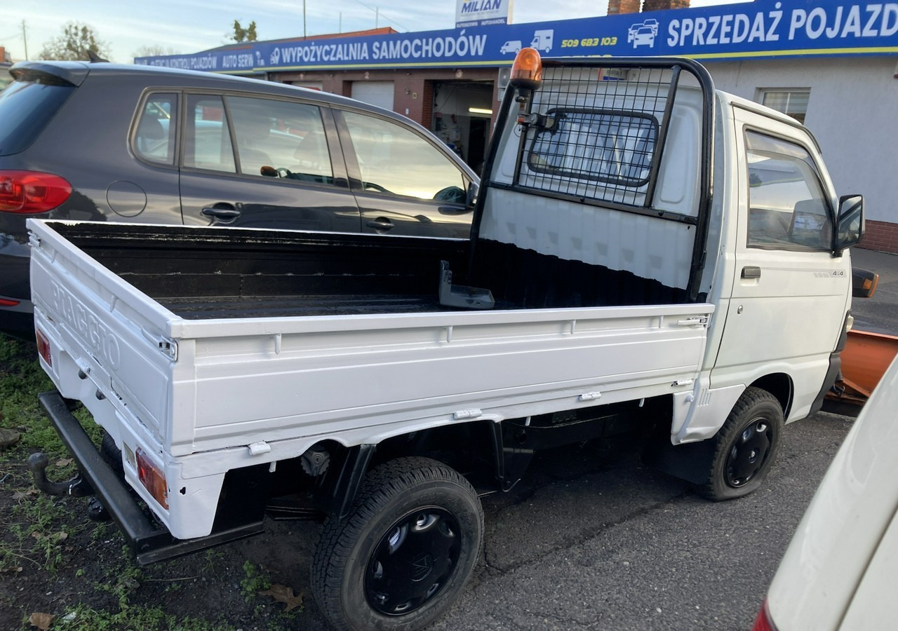 Piaggio Piaggio Porter 4X4 Skrzynia odśnieżarka Pług 2011 - Vozilo za čišćenje snega: slika 3 Piaggio Piaggio Porter 4X4 Skrzynia odśnieżarka Pług 2011 - Vozilo za čišćenje snega: slika 3