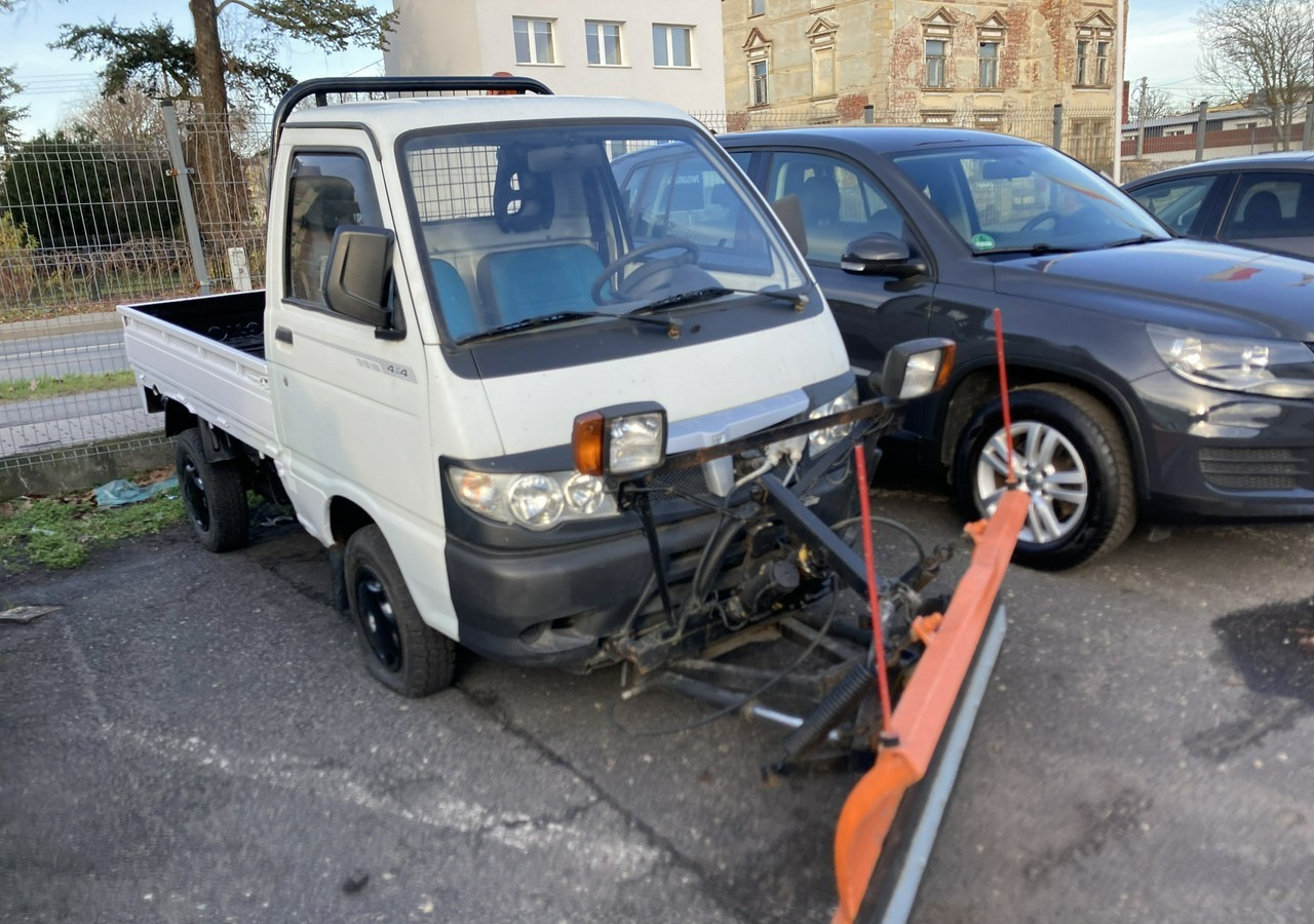 Piaggio Piaggio Porter 4X4 Skrzynia odśnieżarka Pług 2011 - Vozilo za čišćenje snega: slika 2 Piaggio Piaggio Porter 4X4 Skrzynia odśnieżarka Pług 2011 - Vozilo za čišćenje snega: slika 2