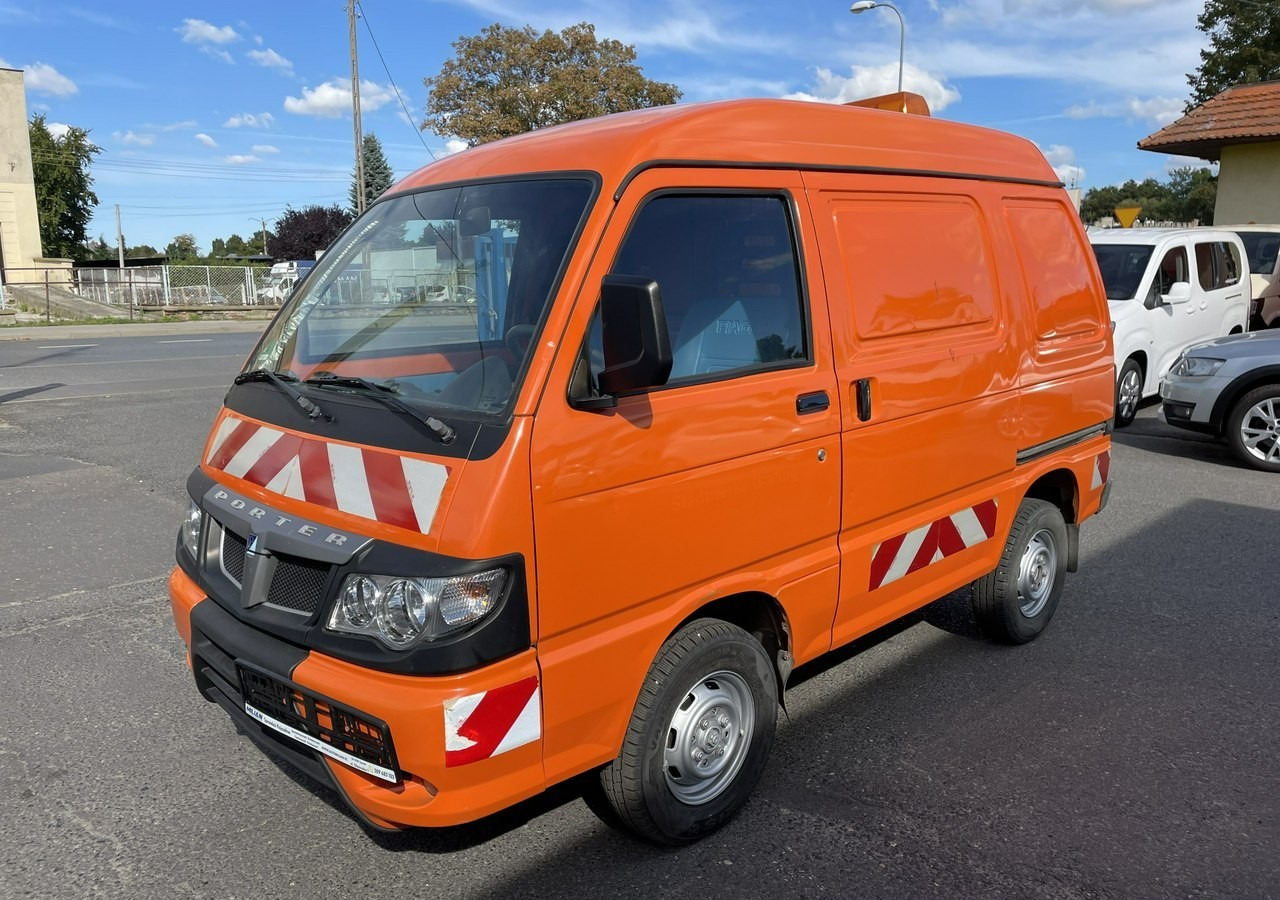 Piaggio Piaggio Porter Furgon 39348km 2x boczne drzwi 2012 - Furgon: slika 2 Piaggio Piaggio Porter Furgon 39348km 2x boczne drzwi 2012 - Furgon: slika 2
