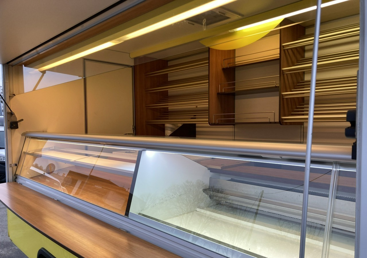 Renault Master Autosklep pieczywa Gastronomiczny Food Truck Foodtruck sklep Borco20 - Hrana kamion: slika 3 Renault Master Autosklep pieczywa Gastronomiczny Food Truck Foodtruck sklep Borco20 - Hrana kamion: slika 3