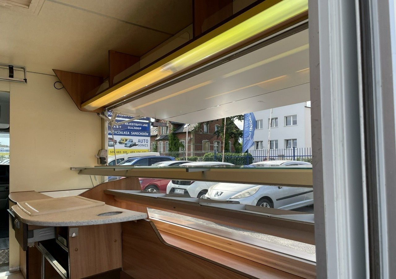 Renault Master Autosklep pieczywa Sklep Gastronomiczny Food Truck Foodtruck 2009 - Hrana kamion: slika 5 Renault Master Autosklep pieczywa Sklep Gastronomiczny Food Truck Foodtruck 2009 - Hrana kamion: slika 5
