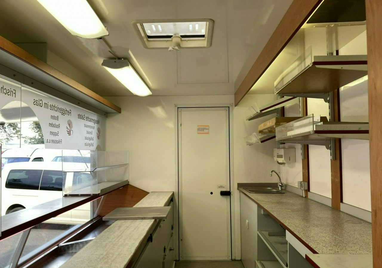 Renault Master Master Autosklep Gastronomiczny Food Truck Foodtruck Sklep bar 2009 - Hrana kamion: slika 5 Renault Master Master Autosklep Gastronomiczny Food Truck Foodtruck Sklep bar 2009 - Hrana kamion: slika 5
