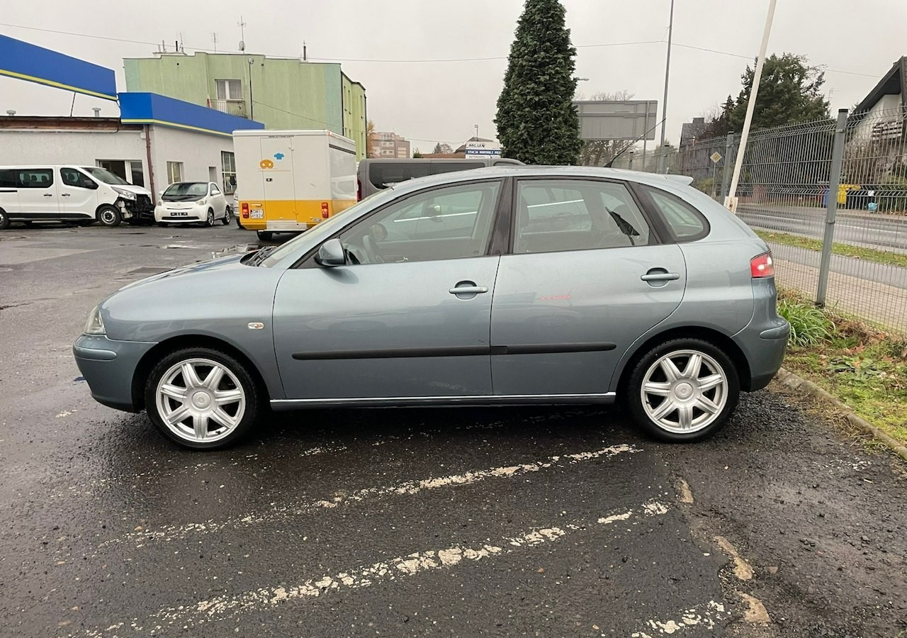 SEAT Ibiza IV 1,4 16V 75KM Sport Edition 1właściciel Klimatronik Alufelgi 2006 - Hečbek: slika 2 SEAT Ibiza IV 1,4 16V 75KM Sport Edition 1właściciel Klimatronik Alufelgi 2006 - Hečbek: slika 2