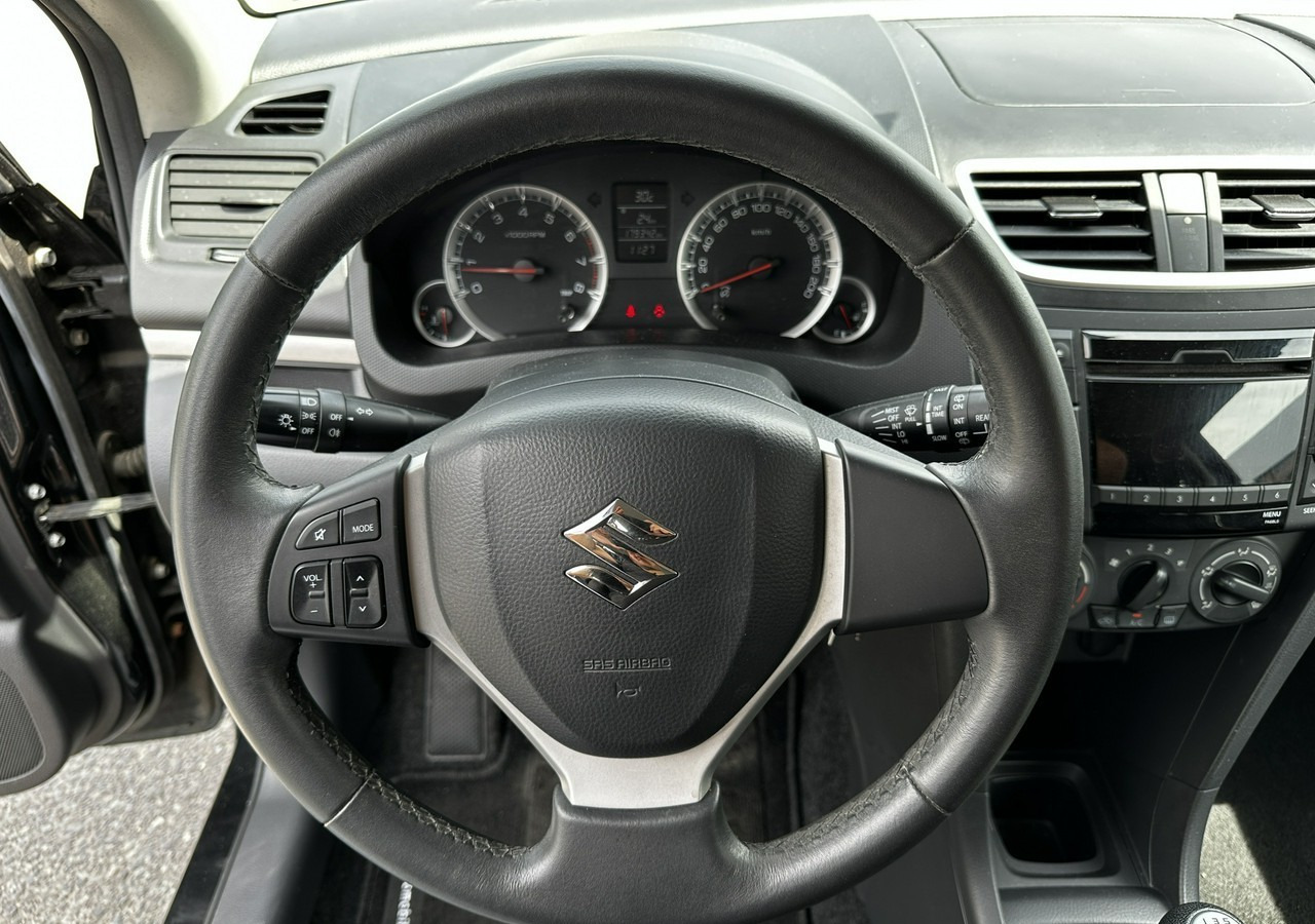 Suzuki Swift V Suzuki Swift 1.2-94KM Klima Model 2012 - Hečbek: slika 5 Suzuki Swift V Suzuki Swift 1.2-94KM Klima Model 2012 - Hečbek: slika 5