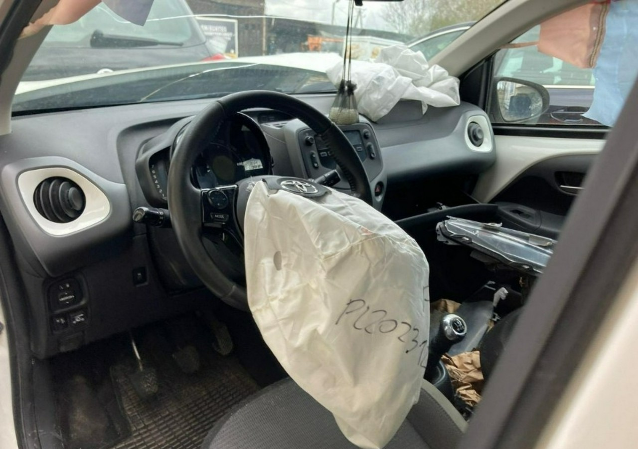 Toyota Aygo II Aygo 1.0-16V Klima Salon PL 2021 Bezyna + LPG - Hečbek: slika 5 Toyota Aygo II Aygo 1.0-16V Klima Salon PL 2021 Bezyna + LPG - Hečbek: slika 5