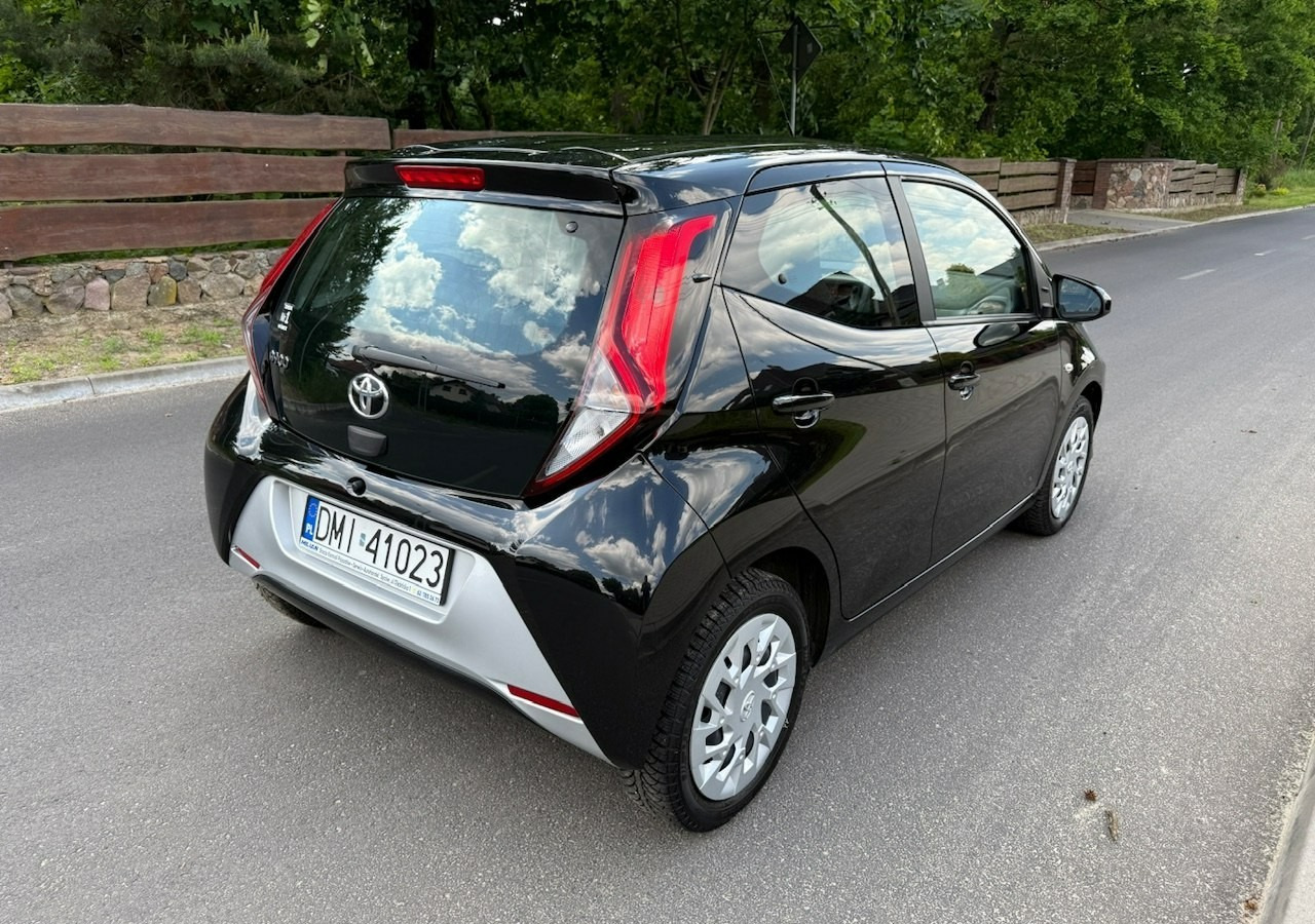 Toyota Aygo II Toyota Aygo 1.0-16V Klima Salon PL 24651km Model 2021 - Hečbek: slika 4 Toyota Aygo II Toyota Aygo 1.0-16V Klima Salon PL 24651km Model 2021 - Hečbek: slika 4
