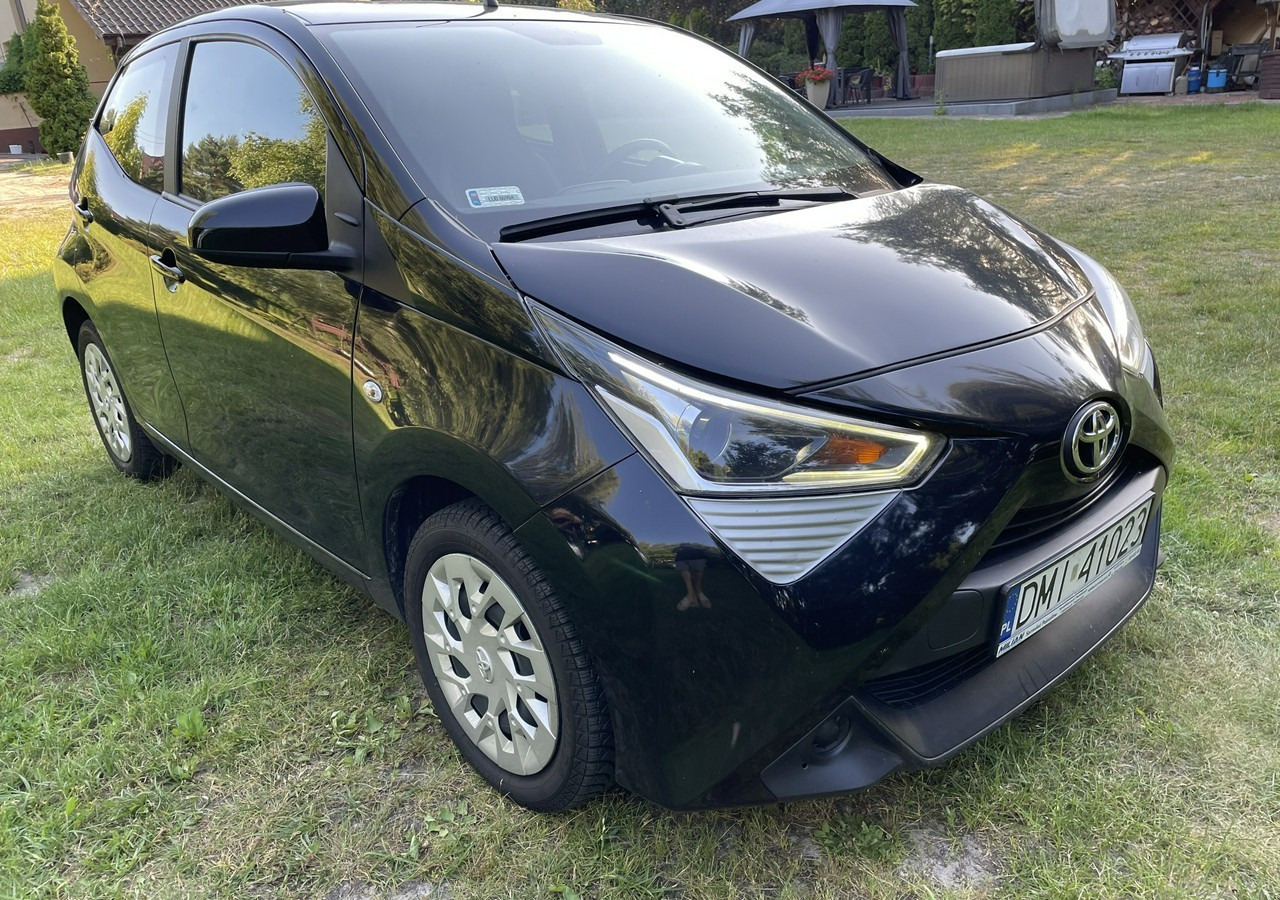 Toyota Aygo II Toyota Aygo 1.0-16V Klima Salon PL 24651km Model 2021 - Hečbek: slika 1 Toyota Aygo II Toyota Aygo 1.0-16V Klima Salon PL 24651km Model 2021 - Hečbek: slika 1