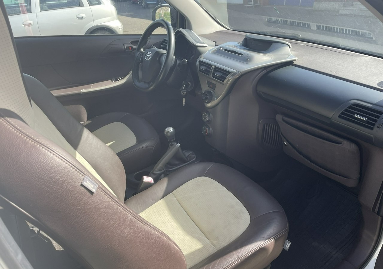 Toyota IQ Toyota iQ Klima - Hečbek: slika 4 Toyota IQ Toyota iQ Klima - Hečbek: slika 4