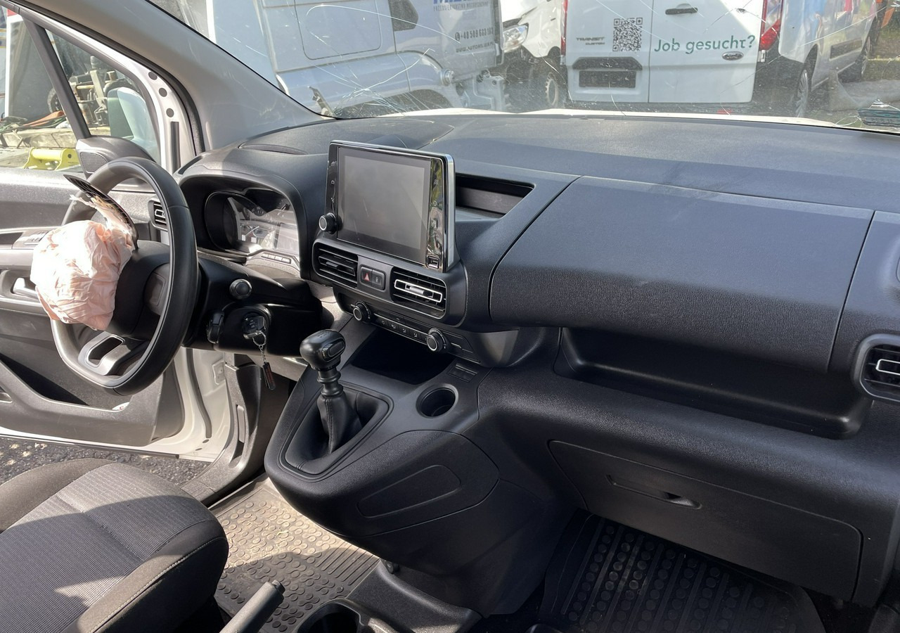 Toyota ProAce Proace City Verso Toyota Proace City Verso Long 1.5 D-4D Business 2021Salon - Automobil: slika 4 Toyota ProAce Proace City Verso Toyota Proace City Verso Long 1.5 D-4D Business 2021Salon - Automobil: slika 4