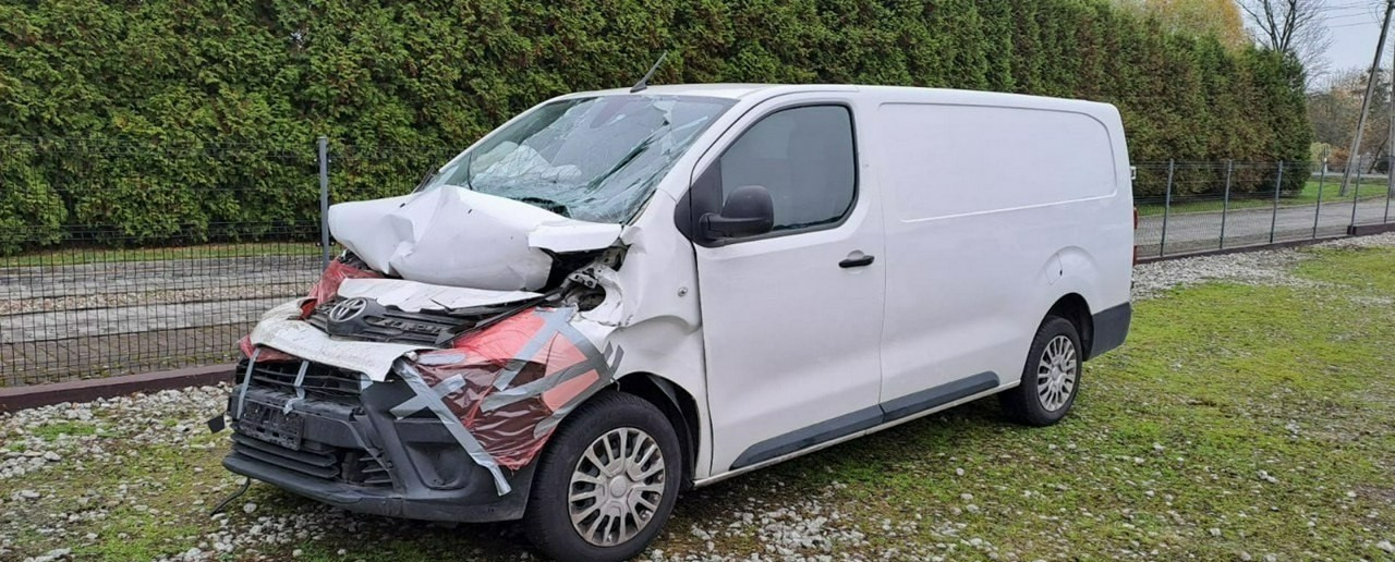 Toyota Proace Toyota Proace Maxi Klima chlodnia izoterma 2020 Salon PL - Dostavno vozilo hladnjača: slika 1 Toyota Proace Toyota Proace Maxi Klima chlodnia izoterma 2020 Salon PL - Dostavno vozilo hladnjača: slika 1