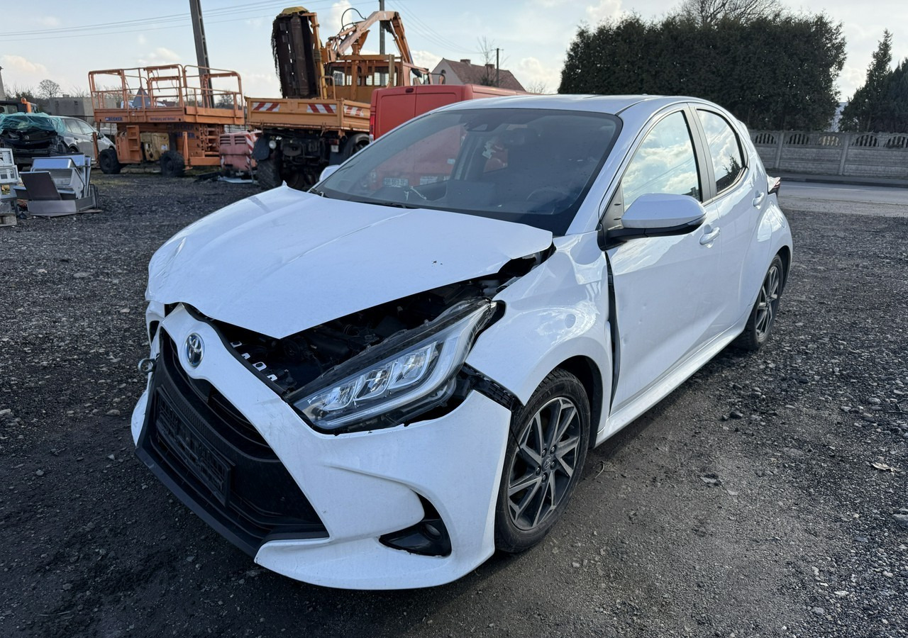 Toyota Yaris IV Toyota Yaris Hybrid 1.5 Active Salon PL 2023 FV 23% - Automobil: slika 3 Toyota Yaris IV Toyota Yaris Hybrid 1.5 Active Salon PL 2023 FV 23% - Automobil: slika 3