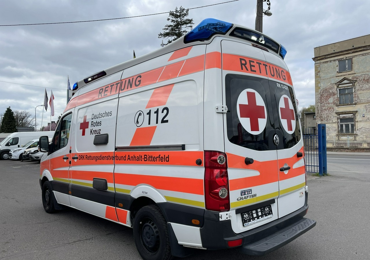 Volkswagen Crafter Crafter 2.0-163KM Karetka Ambulans Wyposażony Model 2016 - Vozilo hitne pomoći: slika 5 Volkswagen Crafter Crafter 2.0-163KM Karetka Ambulans Wyposażony Model 2016 - Vozilo hitne pomoći: slika 5