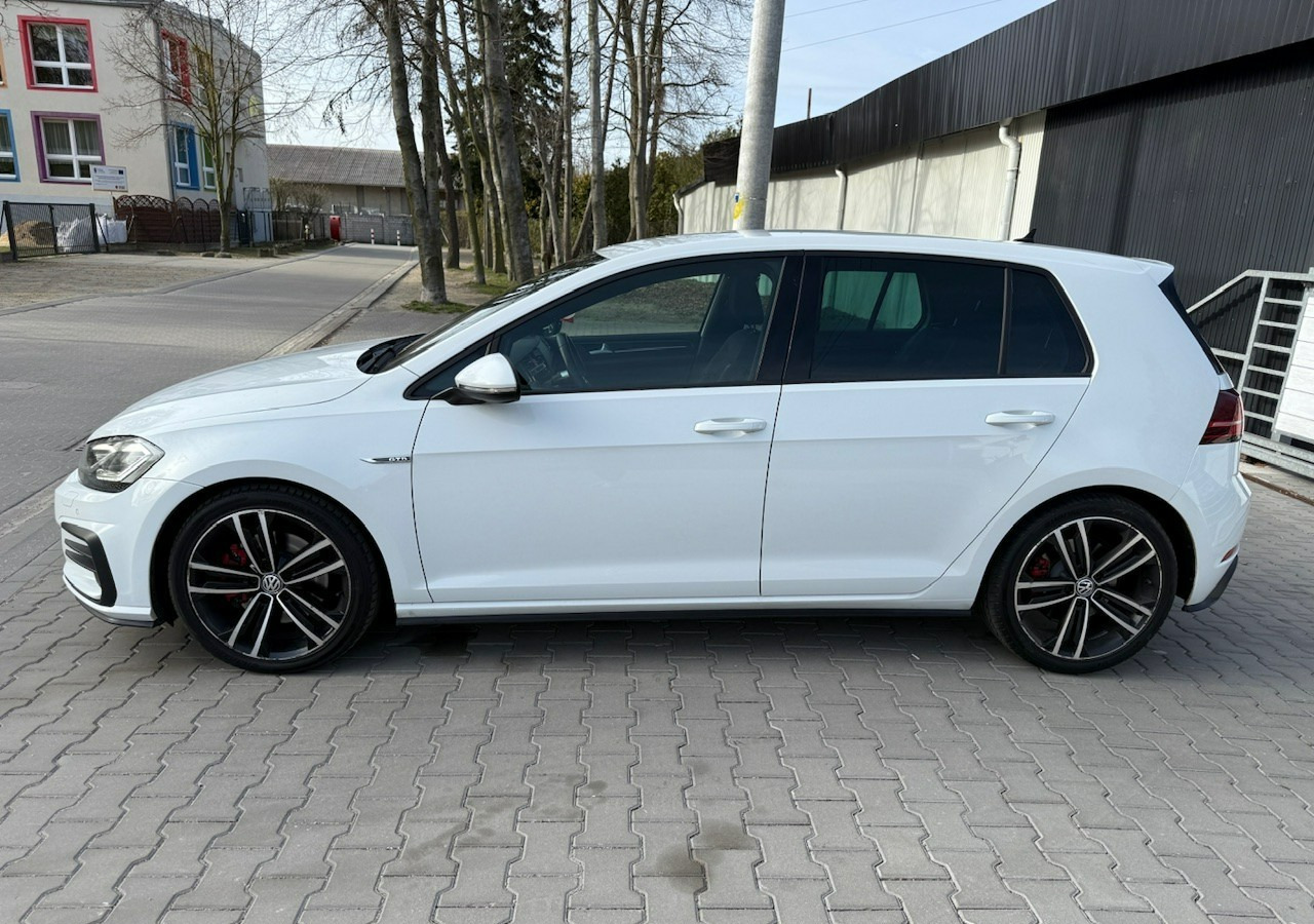 Volkswagen Golf VII GTD 2.0TDI 184KM FullLed Navi Klimatronik ACC Asystenci - Hečbek: slika 2 Volkswagen Golf VII GTD 2.0TDI 184KM FullLed Navi Klimatronik ACC Asystenci - Hečbek: slika 2