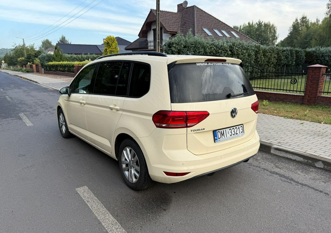 Volkswagen Touran III 2.0 TDI DSG 120 KM Automat 7osobowy Klima Skóra Full Serwis 2020 - Karavan: slika 4 Volkswagen Touran III 2.0 TDI DSG 120 KM Automat 7osobowy Klima Skóra Full Serwis 2020 - Karavan: slika 4