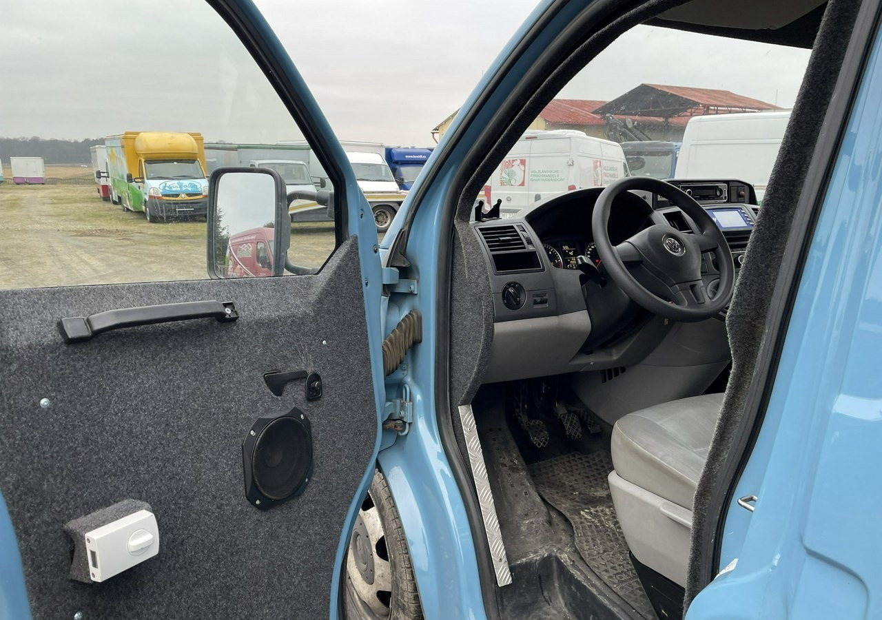 Kolekcionarsko vozilo Volkswagen Transporter T5 Transporter Bankowóz kuloodporny opancerzony Model 2015: slika 9